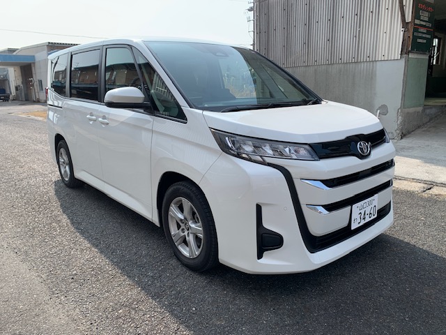 新型ノア補助ステップ付き